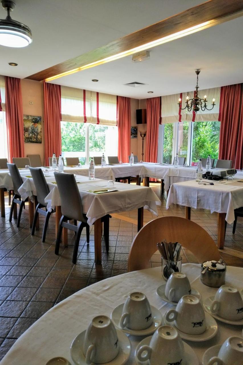 Logis Hotel Notre-Dame - Restaurant Ouvert Midi Et Soir Sauf Dimanche Soir Danne-et-Quatre-Vents Exterior photo